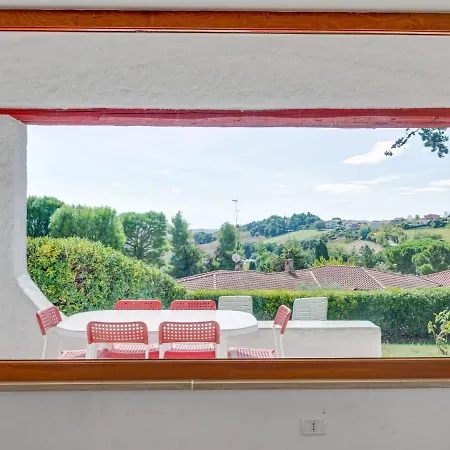 Appealing Holiday With Garden Fireplace And Parking Сasa de vacaciones Numana
