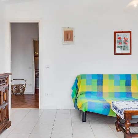 Сasa de vacaciones Appealing Holiday With Garden Fireplace And Parking Numana