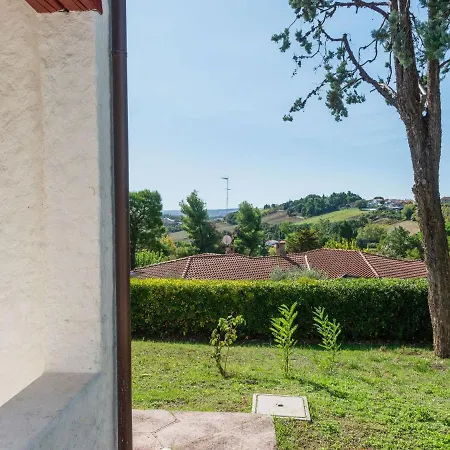 Appealing Holiday With Garden Fireplace And Parking Сasa de vacaciones Numana