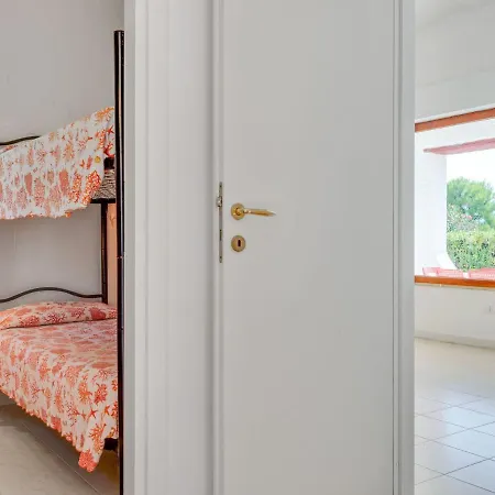 Appealing Holiday With Garden Fireplace And Parking *